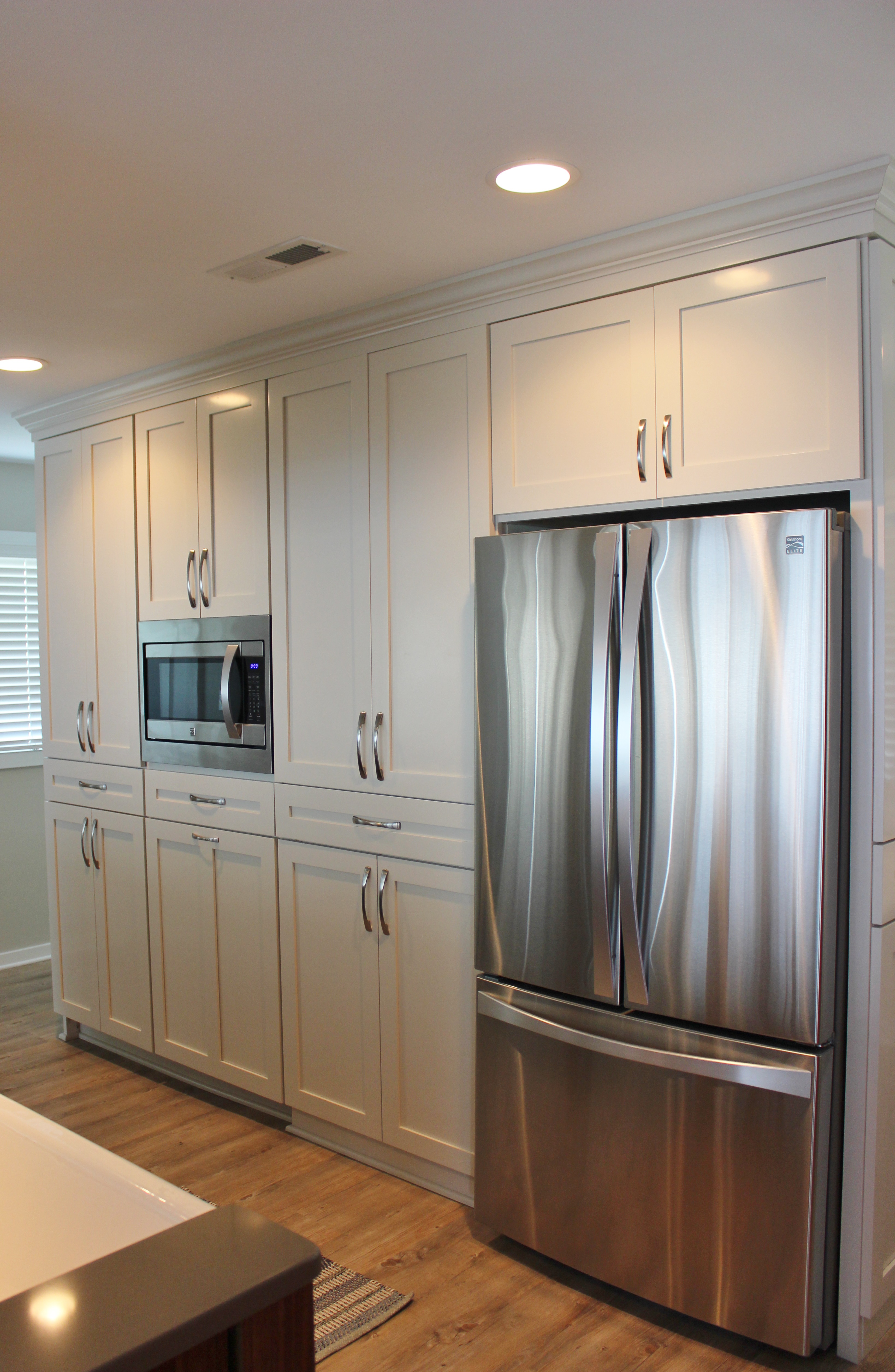 Full Overlay Shaker door/drawer Simmons Custom